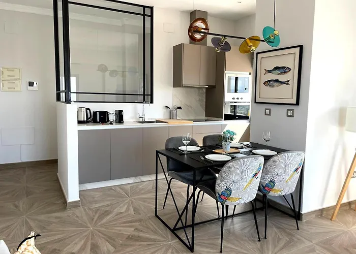 Skyline - Penthouse With 50m2 Private Terrace And Stunning Views *